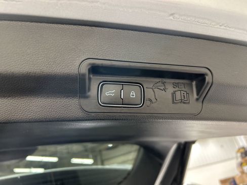 Certified 2023 Ford Explorer Limited image 24