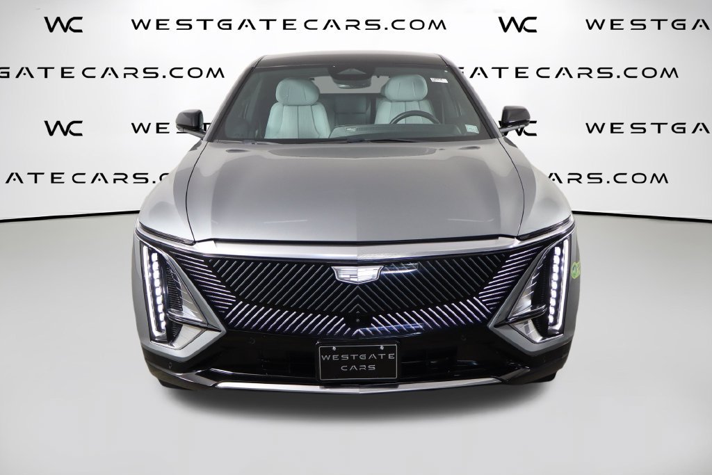 Used 2024 Cadillac Lyriq Luxury AWD/4WD image 2