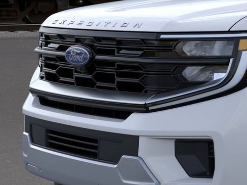 New 2026 Ford Expedition Max Platinum w/ Driver's Package AWD/4WD image 17
