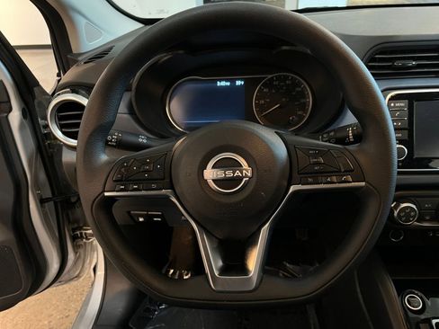Used 2025 Nissan Versa SV FWD image 27