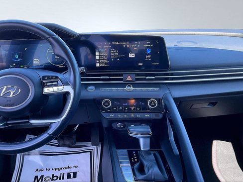 Used 2023 Hyundai Elantra Limited image 7