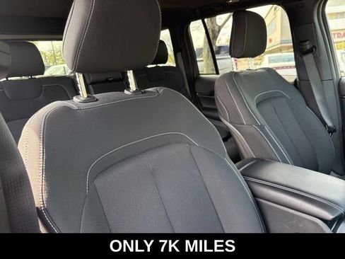 Used 2025 Jeep Grand Cherokee Laredo X AWD/4WD image 28
