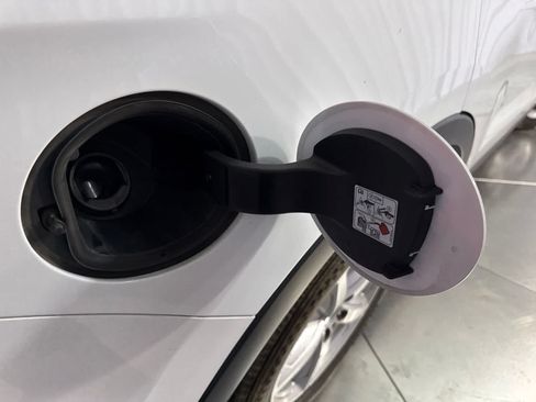 Used 2018 Ford Explorer FWD image 13