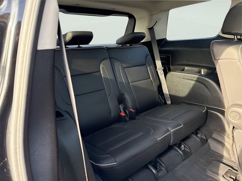 Used 2023 GMC Acadia Denali image 12