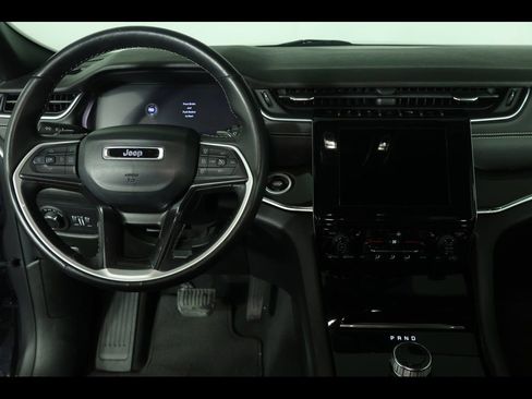 Used 2022 Jeep Grand Cherokee Altitude image 14