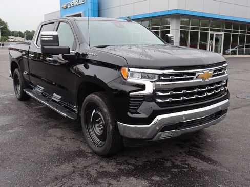New 2026 Chevrolet Silverado 1500 LTZ w/ LTZ Premium Package AWD/4WD image 2