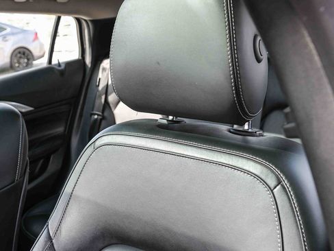 Used 2019 INFINITI QX30 w/ Cargo Package FWD image 21