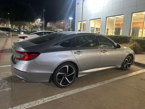 Used 2019 Honda Accord Sport image 4