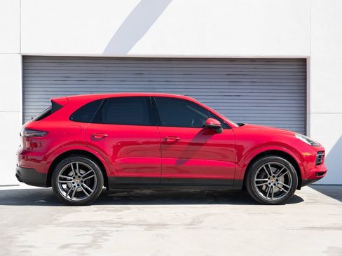 Used 2023 Porsche Cayenne AWD/4WD image 8