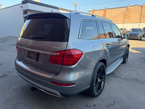 Used 2016 Mercedes-Benz GL 450 4MATIC image 3