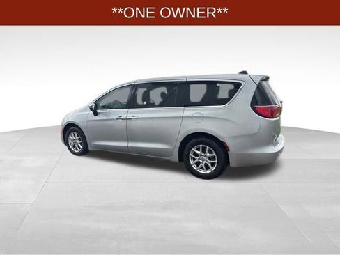 Used 2023 Chrysler Voyager LX FWD image 4
