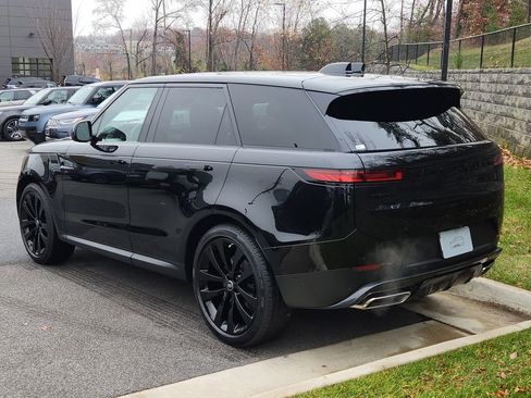 New 2025 Land Rover Range Rover Sport SE image 12