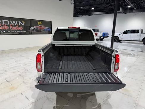 Used 2019 Nissan Frontier SL RWD image 13