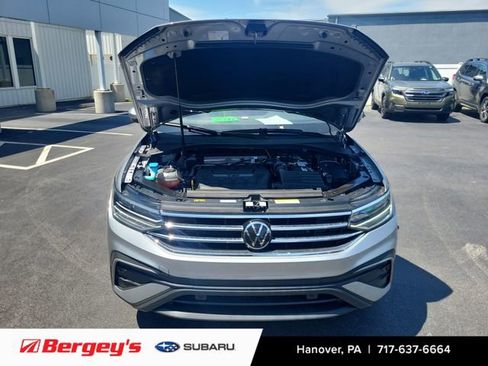 Used 2024 Volkswagen Tiguan SE w/ Panoramic Sunroof Package AWD/4WD image 15