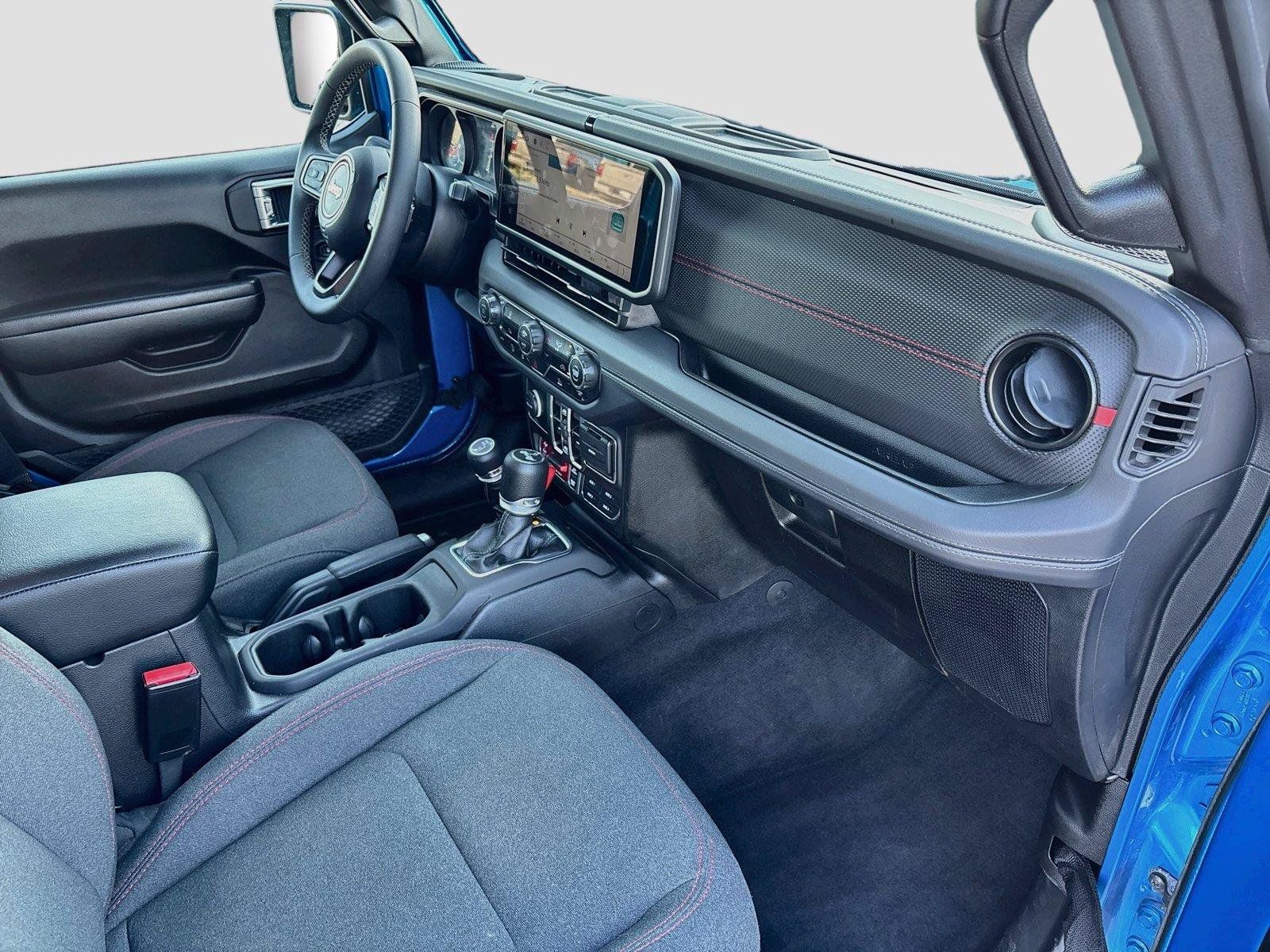 Certified 2025 Jeep Wrangler Unlimited Rubicon AWD/4WD image 27
