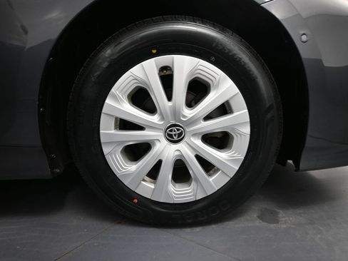 Used 2022 Toyota Prius LE FWD image 15