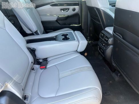Certified 2025 Honda Pilot EX-L image 30