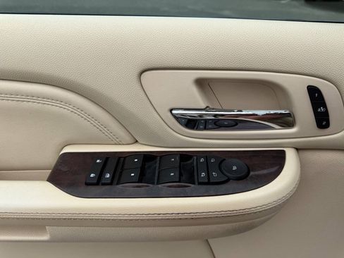 Used 2008 Cadillac Escalade AWD image 9