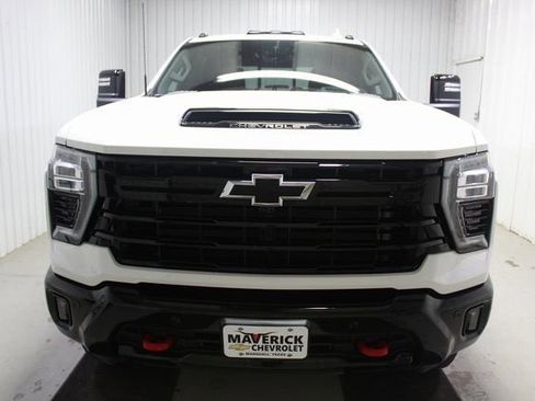 Used 2025 Chevrolet Silverado 2500 LTZ w/ LTZ Plus Package image 2