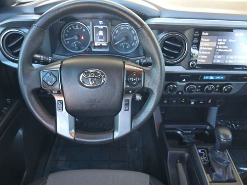 Used 2022 Toyota Tacoma TRD Off-Road w/ Technology Package AWD/4WD image 14