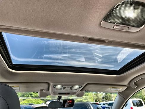 Used 2019 Subaru Outback 3.6R Limited AWD/4WD image 17