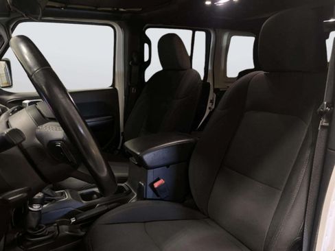 Used 2019 Jeep Wrangler Unlimited Sport S AWD/4WD image 27