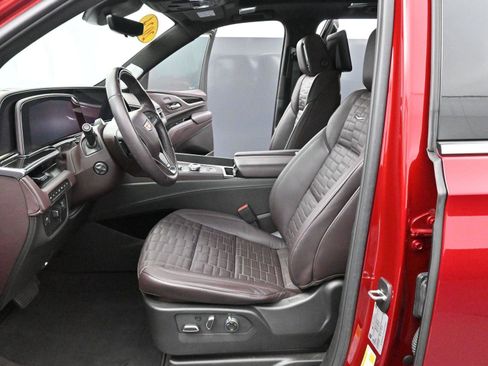 Used 2024 Cadillac Escalade Premium Luxury Platinum image 16