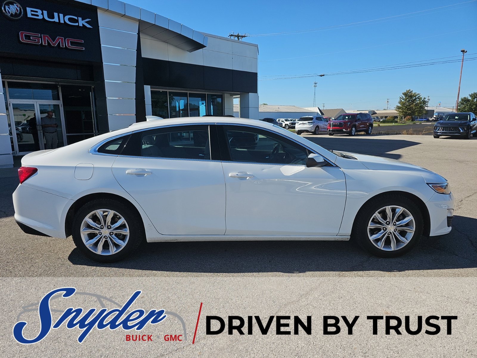 Used 2023 Chevrolet Malibu LT FWD image 11