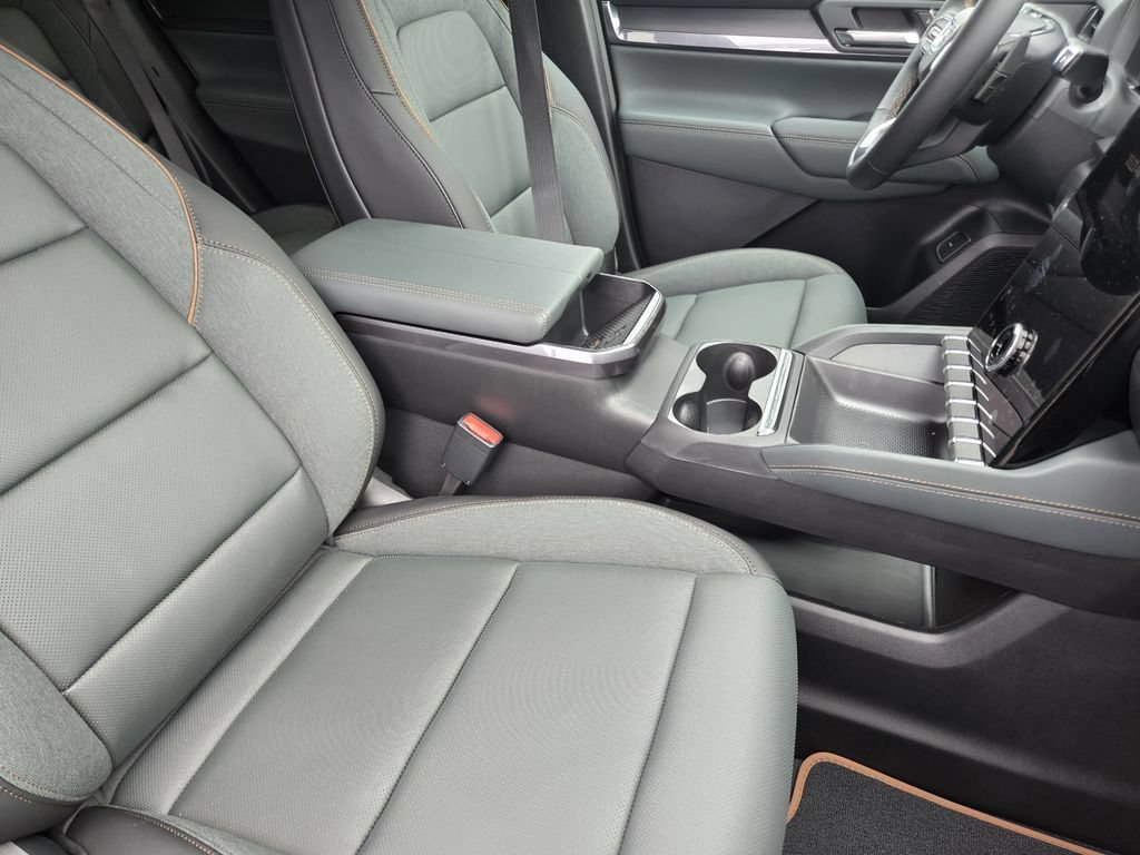 New 2027 GMC Terrain AT4 w/ Convenience Package III AWD/4WD image 9