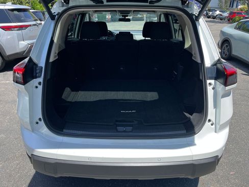 Used 2025 Nissan Rogue SV AWD/4WD image 33