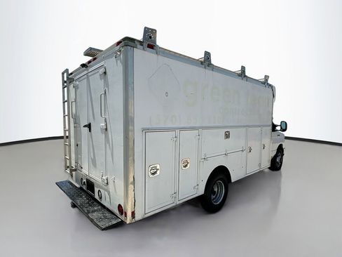 Used 2015 Ford E-450 and Econoline 450 Super Duty w/ Power Windows & Locks Group RWD image 7