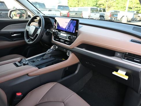 New 2026 Toyota Grand Highlander AWD image 15