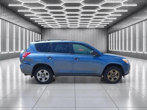 Used 2012 Toyota RAV4 4WD w/ Value Pkg image 4