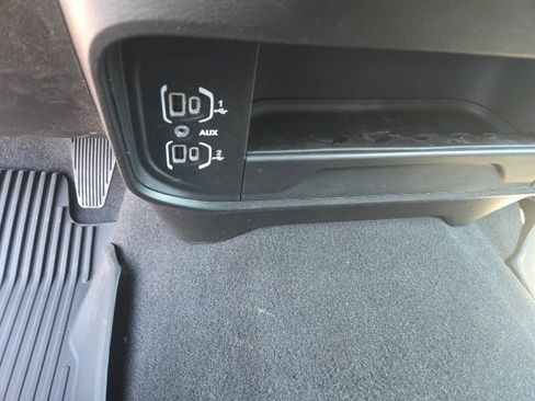 New 2025 RAM 2500 Tradesman image 36