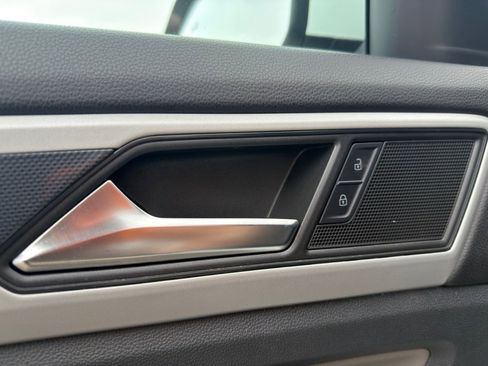 Used 2021 Volkswagen Atlas Cross Sport SEL image 12