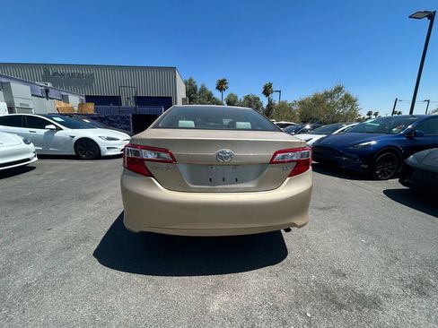 Used 2012 Toyota Camry LE image 5
