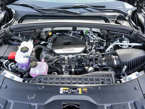 New 2026 Jeep Grand Cherokee Altitude AWD/4WD image 27