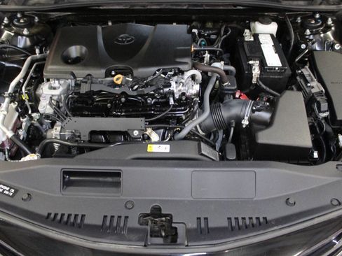 Used 2022 Toyota Camry SE image 8