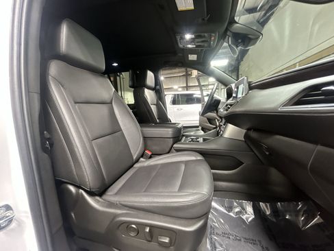 Certified 2023 Chevrolet Tahoe Z71 w/ Luxury Package image 30