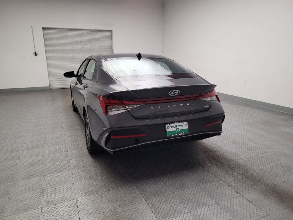 Used 2024 Hyundai Elantra Blue FWD image 6