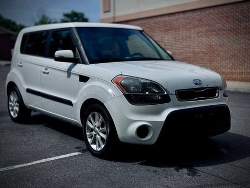 Used 2012 Kia Soul + w/ Audio Pkg FWD image 1
