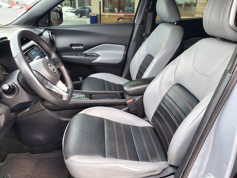 Used 2023 Nissan Kicks SR w/ SR Premium Package image 10