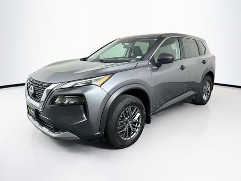 Used 2023 Nissan Rogue S AWD/4WD image 3