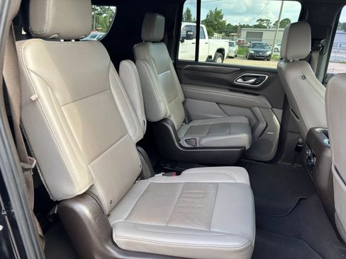 Used 2021 Chevrolet Suburban Z71 w/ Z71 Off-Road Package AWD/4WD image 20