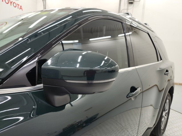 Used 2024 Nissan Pathfinder SL FWD image 13