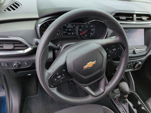 Used 2023 Chevrolet TrailBlazer LT FWD image 11