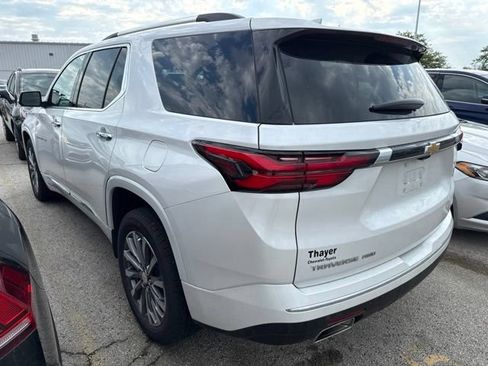 Used 2023 Chevrolet Traverse Premier AWD/4WD image 3