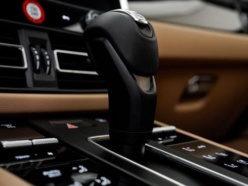 Certified 2026 Porsche Macan AWD/4WD image 23