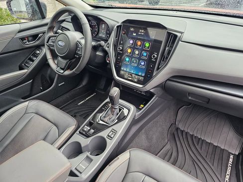 Used 2025 Subaru Crosstrek 2.5i Limited w/ Crosstrek Mirror Package image 10