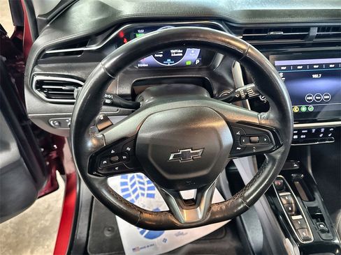 Used 2022 Chevrolet Bolt EUV LT w/ Comfort Package image 17